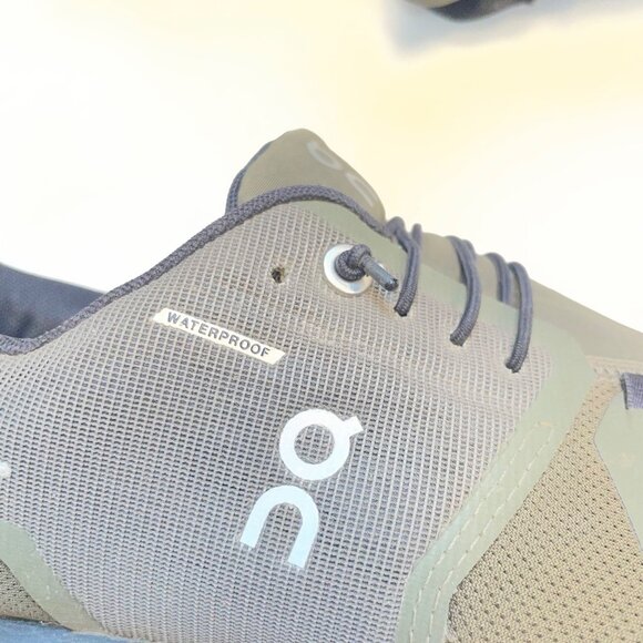 OnCloud Waterproof Running Shoes, Women's Size 9 - Picture 5 of 10